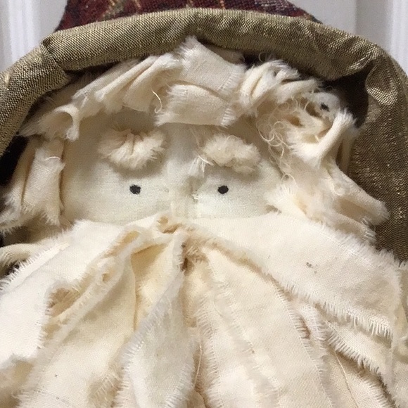 VINTAGE HANDMADE TAPESTRY SANTA 13” - Picture 5 of 6